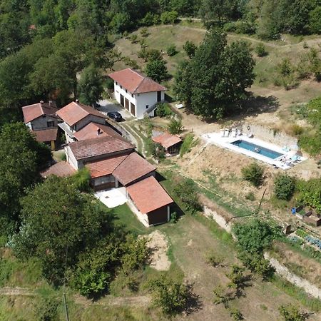Agriturismo La Collina degli Scoiattoli Cravanzana Esterno foto